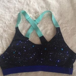 Victoria Sport lightweight Sport Bra